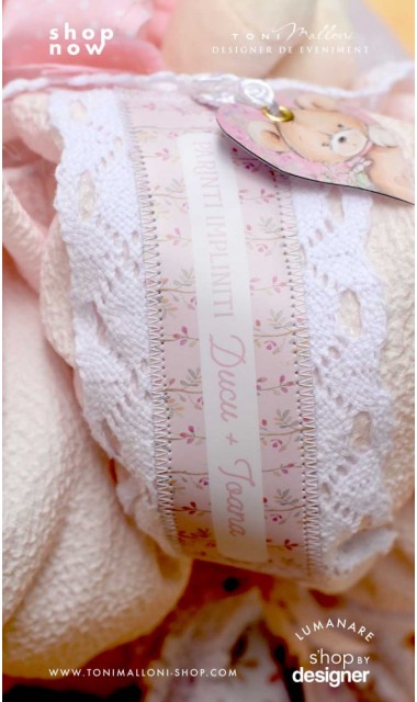 Lumanare de botez cu ursuleti roz, dantela roz si pattern floral cu trandafiri Teddy Bear Pink 1